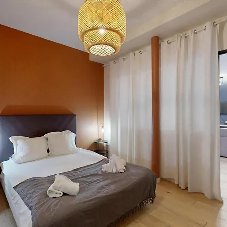 Bluestay 151- Charmant A شقة